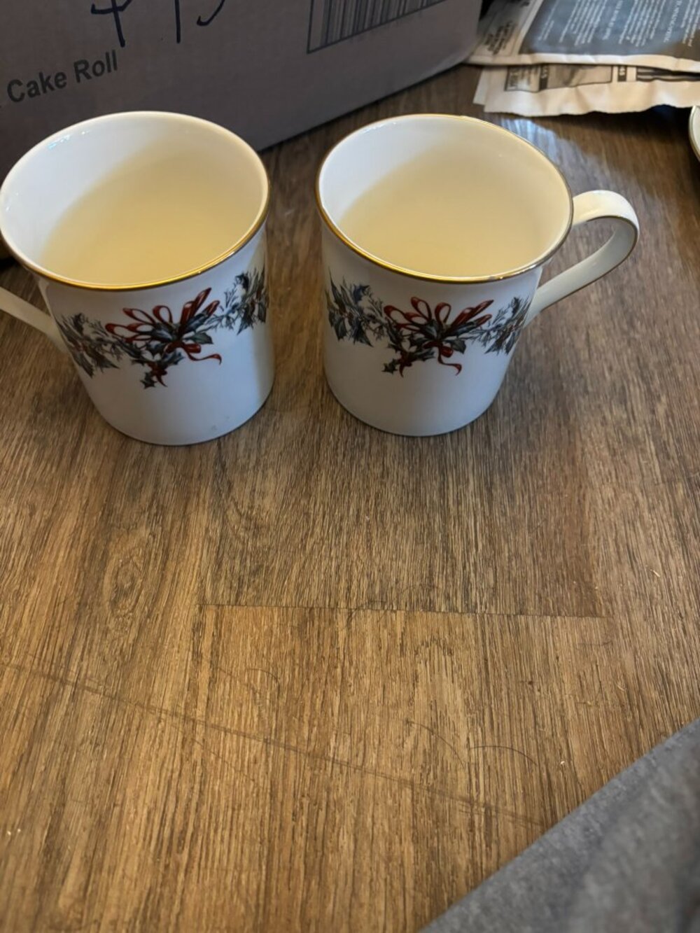 Lot 2 Lenox Catherine McLung Winter Greetings Coffee Mugs